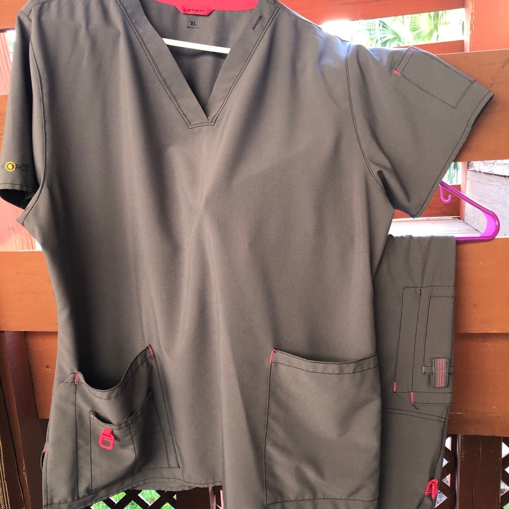 Scrub set